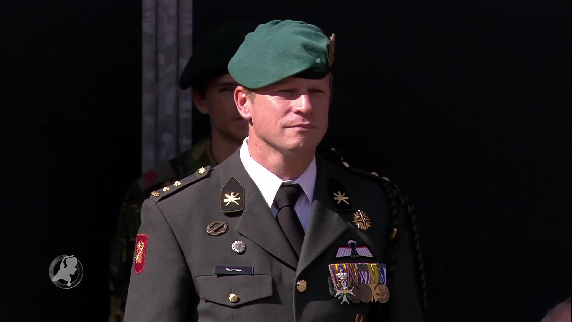 Majoor-vlieger Roy de Ruiter krijgt Militaire Willems-Orde uitgereikt