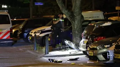 Fietser gewond na aanrijding met politievoertuig in Rotterdam