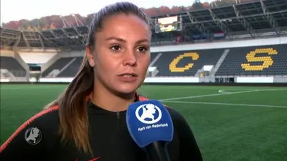 Wiegman eist focus van voetbalsters