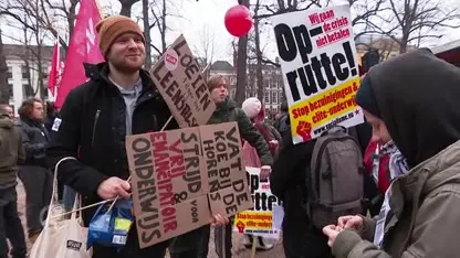 Honderden studenten bij protestmars tegen oplopende studiekosten