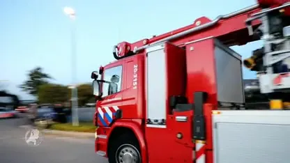 Grote brand bij recyclebedrijf kunstgrasmatten in Dongen