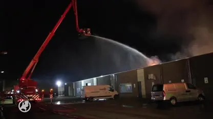 Instortingsgevaar door grote brand op bedrijventerrein Helmond