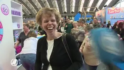 Buiten is het warm, maar ook op de huishoudbeurs is het broeierig