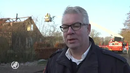 Vrouw gewond bij grote woningbrand in Eefde, zoon overleden