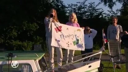 TERUGBLIK: Maarten van der Weijden volbrengt 11Stedenzwemtocht