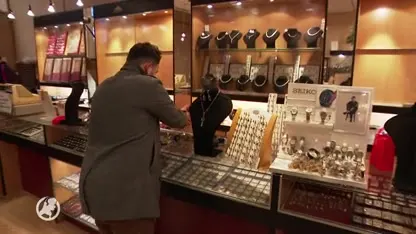 Juwelier en wokrestaurant in Amsterdam beschadigd door explosief