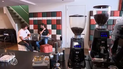 Offerfeest in coronatijd: cabaretgezelschap Borrelnootjez roept op extra voorzichtig te zijn