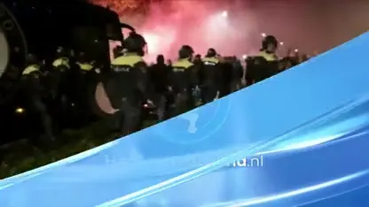 Boze Feyenoord-fans wachten spelersbus op: 'Weg met Stam!'