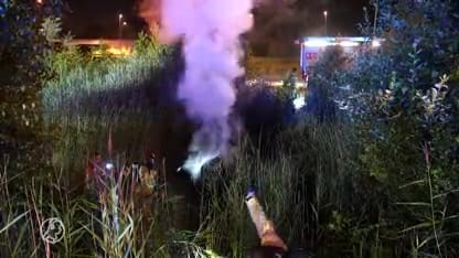 Bestuurder spoorloos nadat auto van weg schiet en in de brand vliegt in Eindhoven