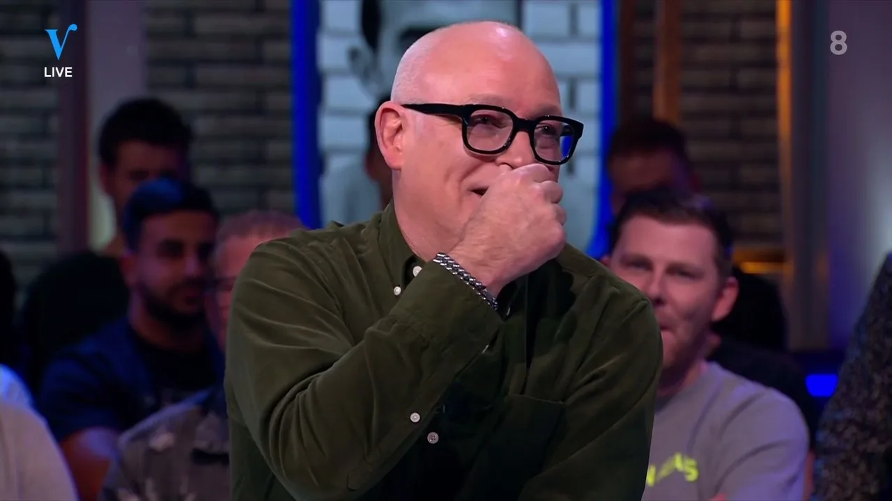 René wil uitzending starten met klein zwart snorretje na sieg heil-incident