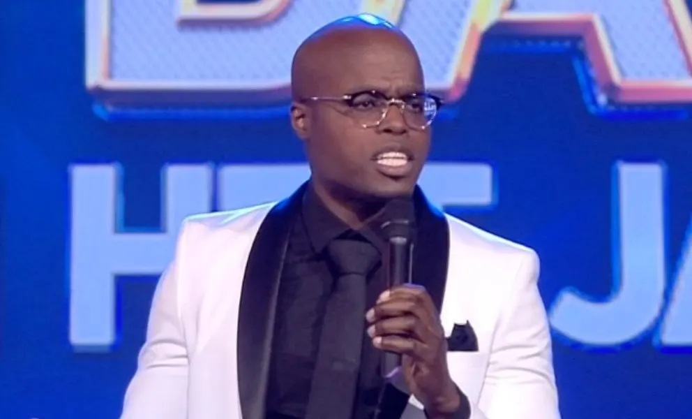 Jandino boos op VI: 'Johan, je moeder!'