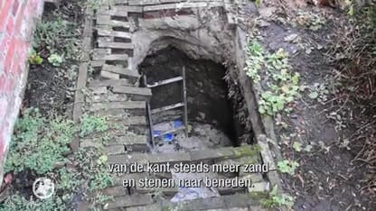 Vrouw valt in vier meter diep zinkgat Ten Boer