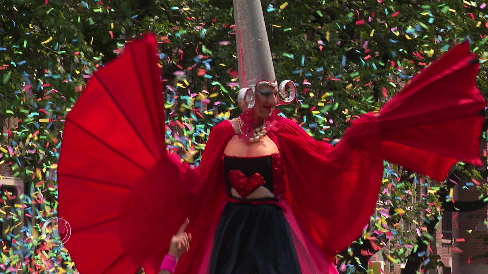 Gezellige drukte bij Canal Parade