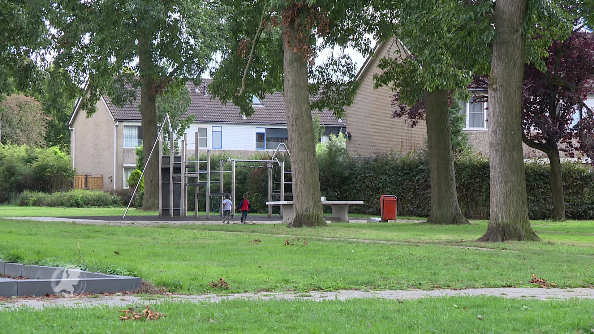 Jongetje van 8 uit Roosendaal mist stuk uit been na beet hond