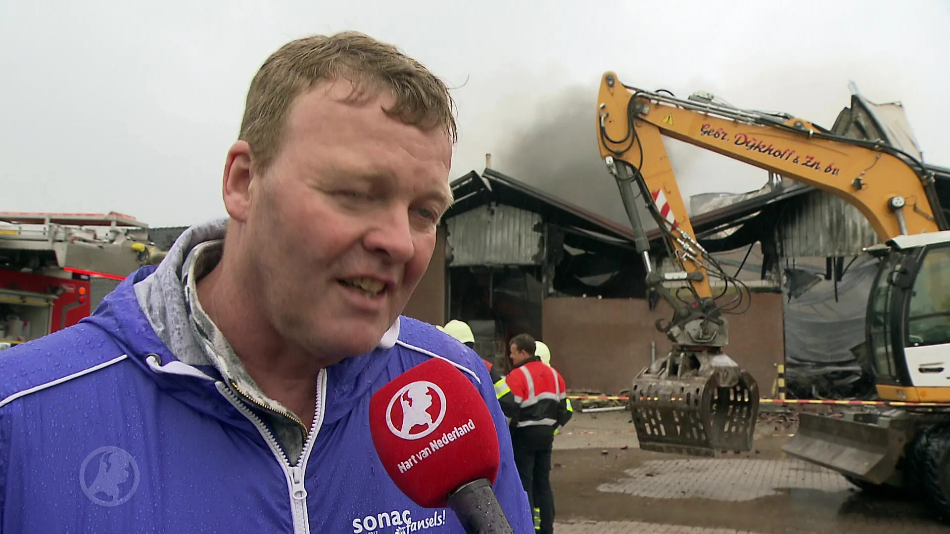Grote brand bij diervoederfabriek Loosbroek