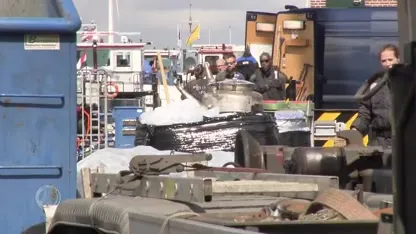 Ontmanteling drugslab op boot in haven Moerdijk gaat door