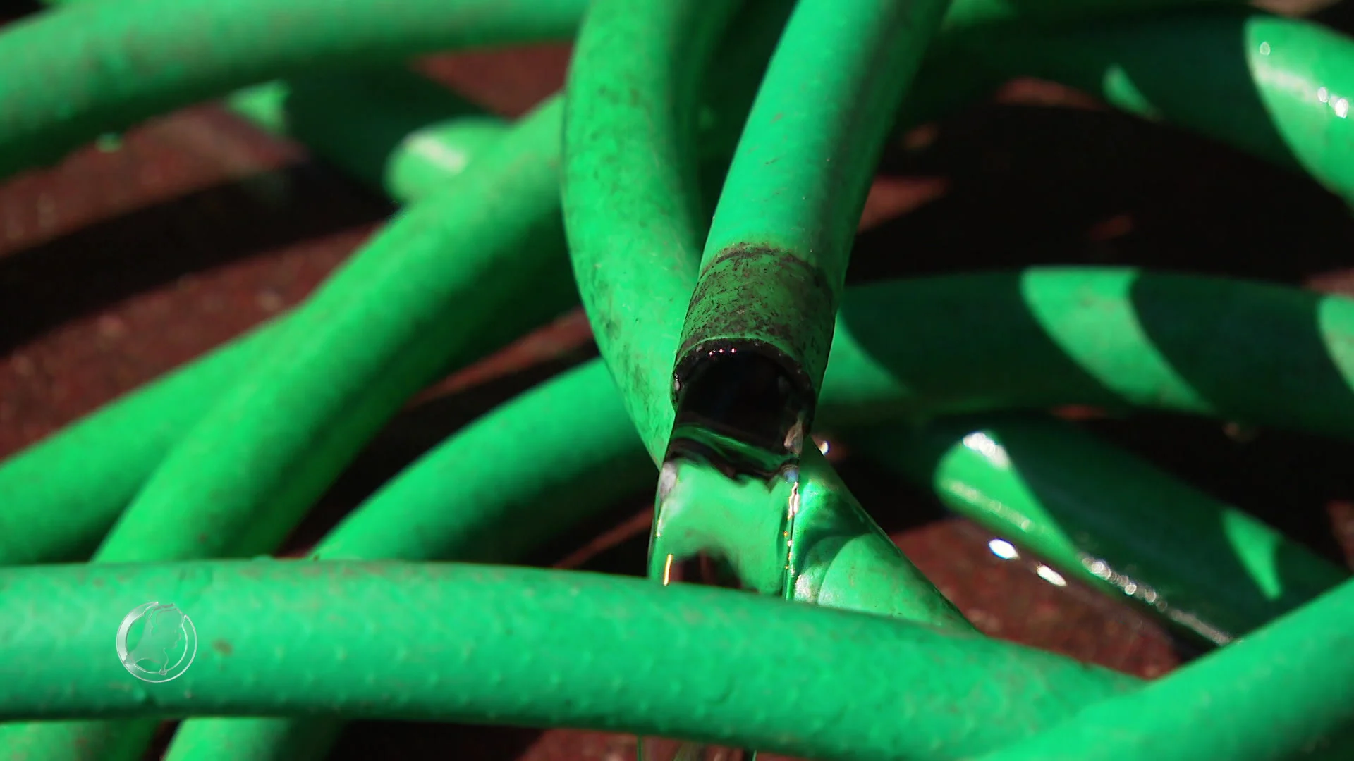 Brandwonden Stichting waarschuwt voor brandwonden door hete tuinslang