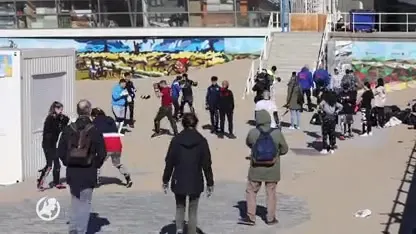 Woedende reacties om dagjesmensen en groepsles boksen op strand van Scheveningen