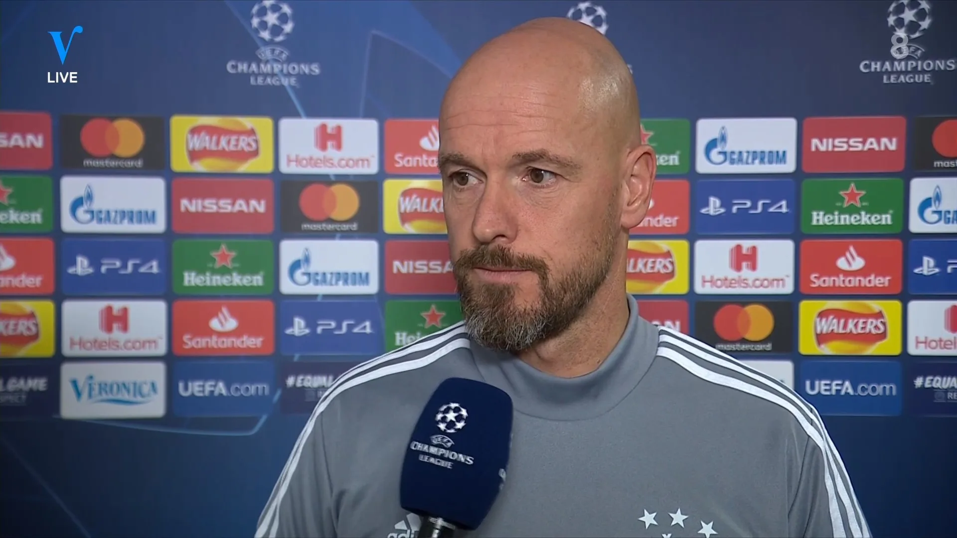 Ten Hag ontkracht geruchten: 'Ik blijf bij Ajax'