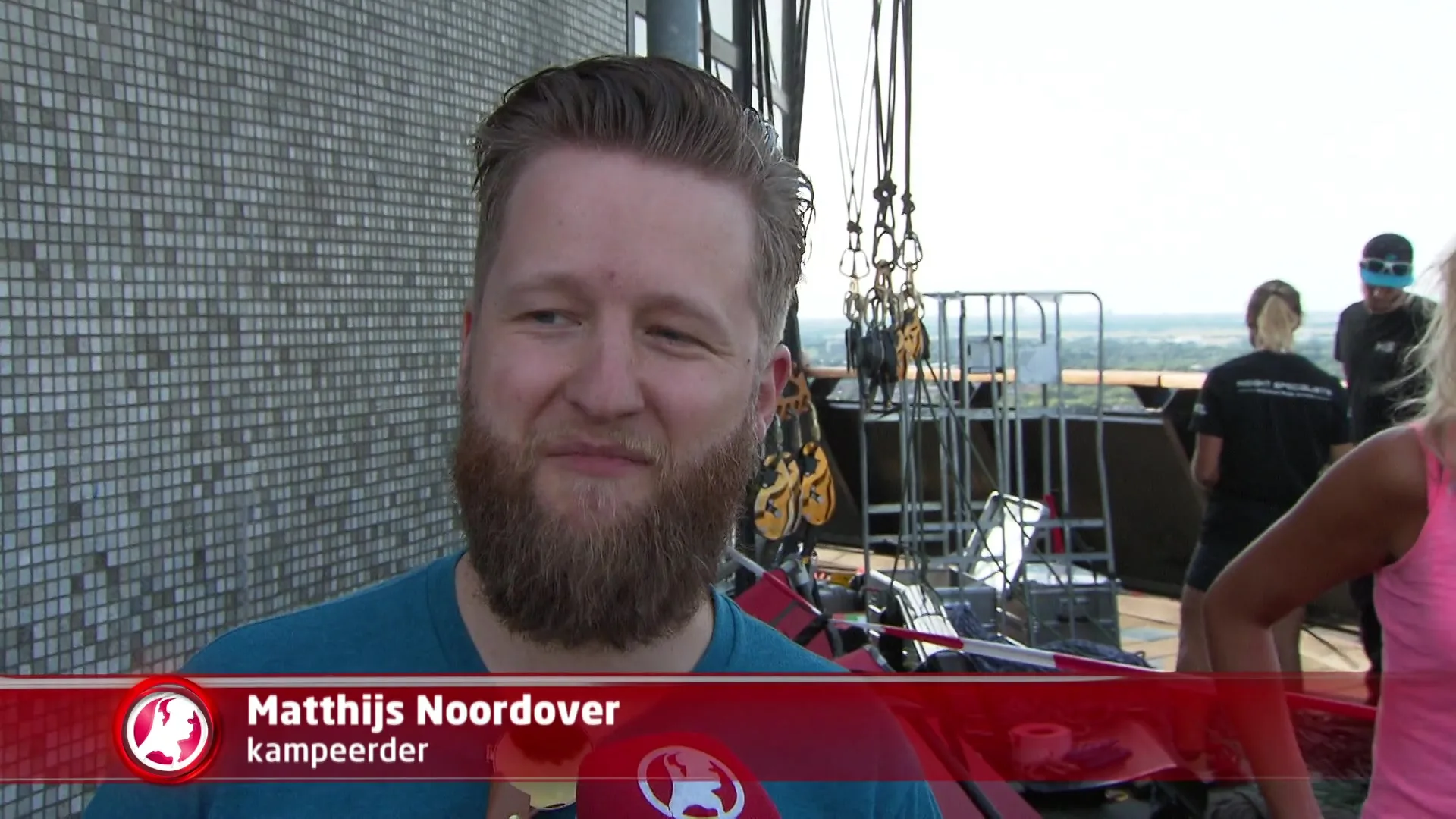 Dappere avonturiers kamperen op en aan de Euromast