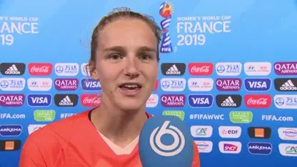 Koprollende topscorer Vivianne Miedema: 'We mogen positief en blij zijn'