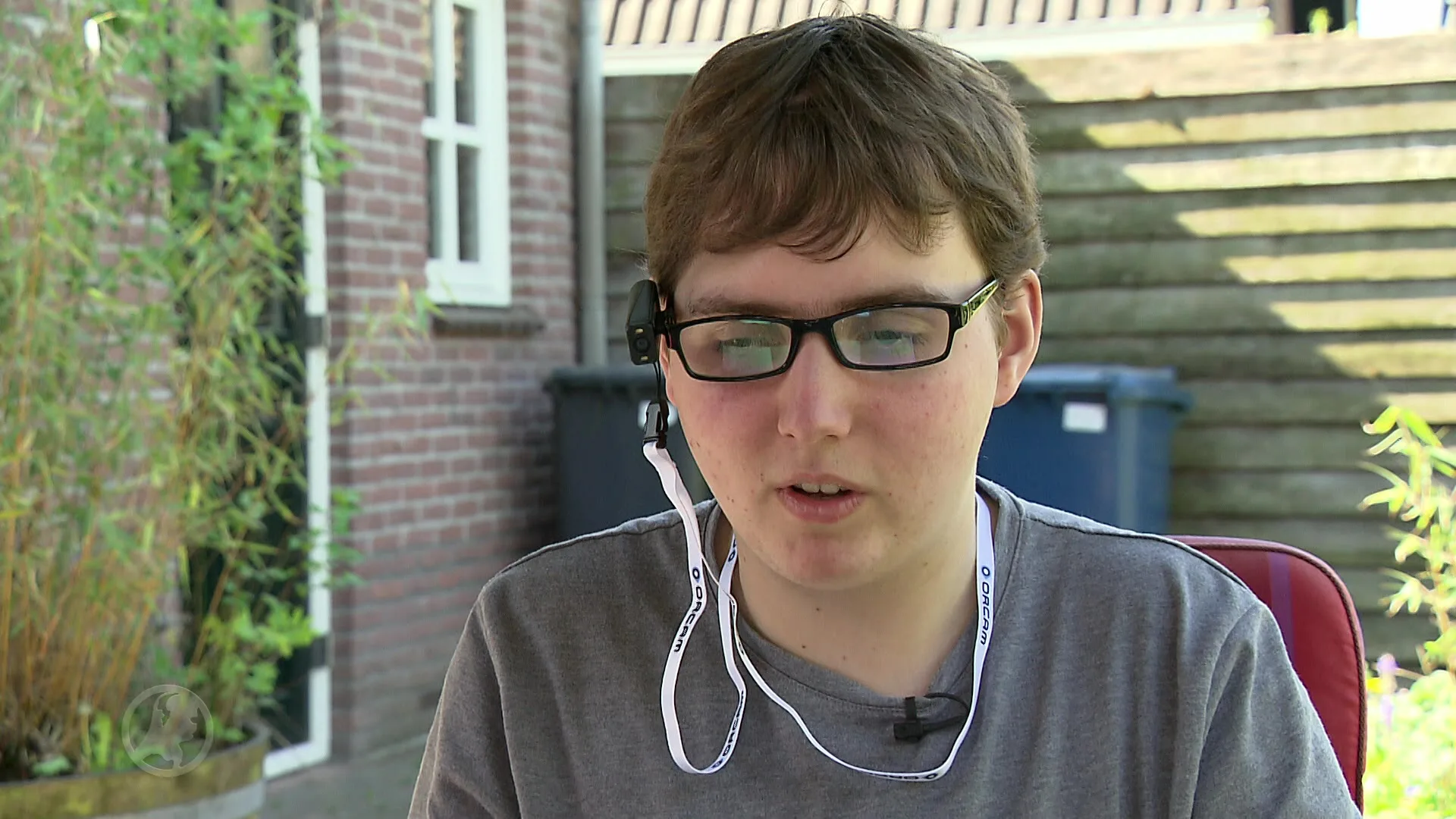 Blinde Joric krijgt handige voorleesbril om te blokken voor eindexamens