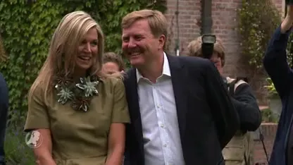 Elizabeth ontvangt Willem-Alexander, 36 jaar na Beatrix