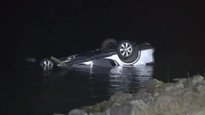 Man (35) belandt met auto in het water in Oosterleek en overlijdt