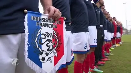 Oranje-supporters spelen hun eigen Nations League-wedstrijd tegen Frankrijk.