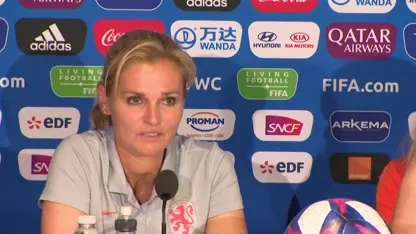 Sarina Wiegman en Jackie Groenen zijn fans dankbaar