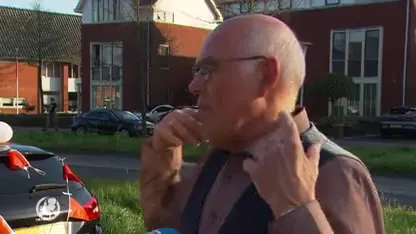 Bonte verjaardagsstoet voor Marleen (40)