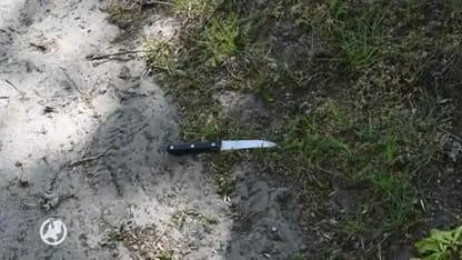 Agent gestoken door messentrekker, dader neergeschoten