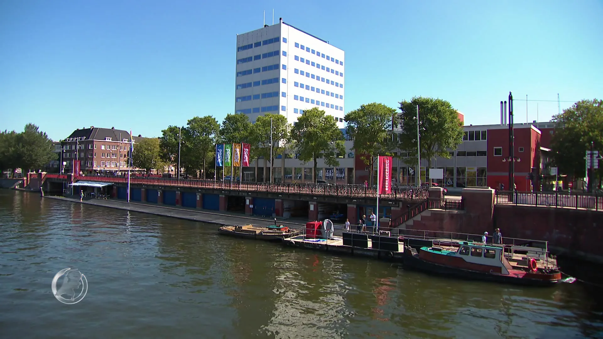 Roeibond vaart als enige Officiële sportbond mee tijdens de Gay Pride