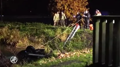 Twee inzittenden naar ziekenhuis nadat auto te water gaat in Someren