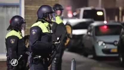 ME bekogeld in Scheveningen, meerdere branden gesticht