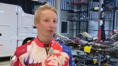 Senna (15) is wereldkampioen karten en wordt gehuldigd