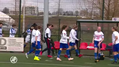 Margaret en haar voetbalmeiden staan op tegen racisme
