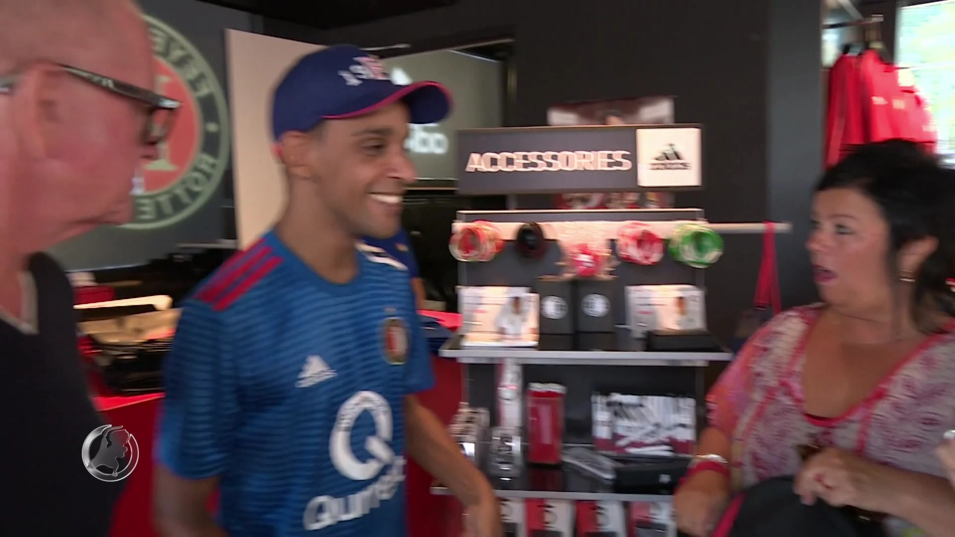 Verstandelijk beperkte Ritchie krijgt vuistslag omdat hij juicht voor Feyenoord