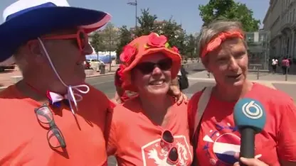 Oranjebus komt aan in Lyon
