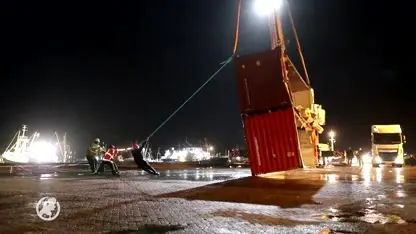 Heldhaftig: berger springt in Waddenzee op drijvende container