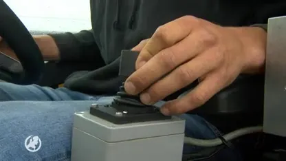 Pieter (19) en zijn wagen zijn de schrik van elke eikenprocessierups