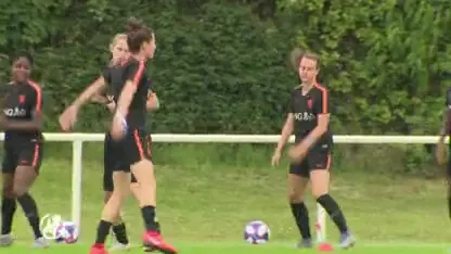 Oranje Leeuwinnen trainen met veel plezier bij Rennes
