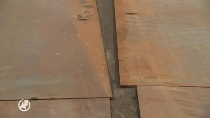 Tientallen rijplaten van 1000 kilo van een op andere dag verdwenen, aannemer looft beloning uit