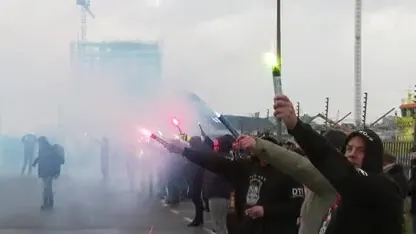 Bouwers vreugdevuur bijeen voor 'crematie' in Duindorp