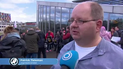 Fans Michael Jackson demonstreren tegen docu in Hilversum