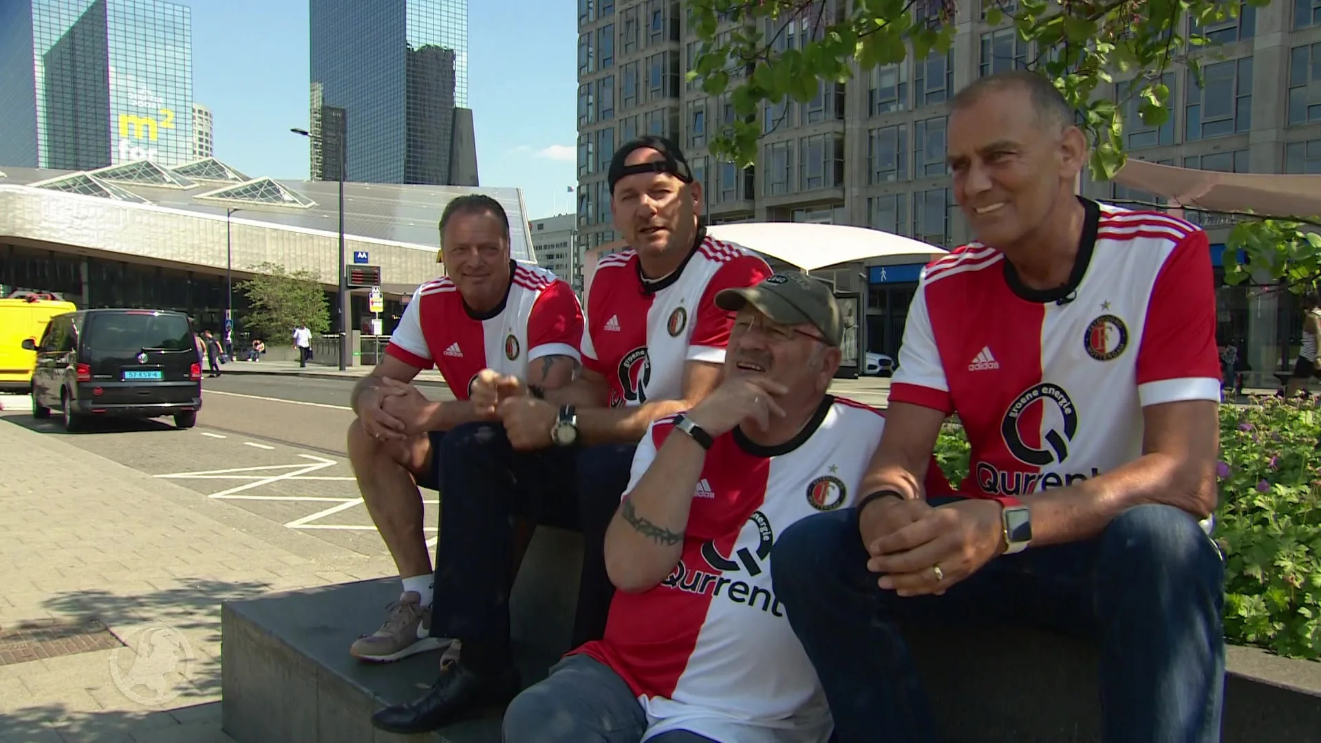 Feest in Rotterdam: Robin van Persie gaat toch nog een jaartje door!