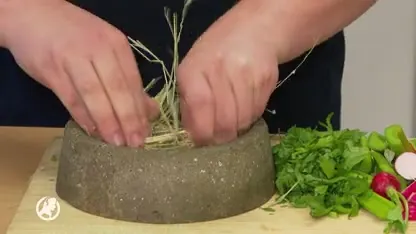 Casper maakt furore met eigen kookshow voor dieren op YouTube