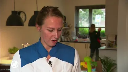 Nepverplegers prikken echt bloed en beroven ouderen