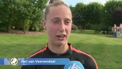 Voetbalstertjes leggen Leeuwinnen vuur aan de schenen