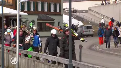 Fotosessie Oranjes in Lech: koning krijgt pakkerd van Amalia in dik pak sneeuw